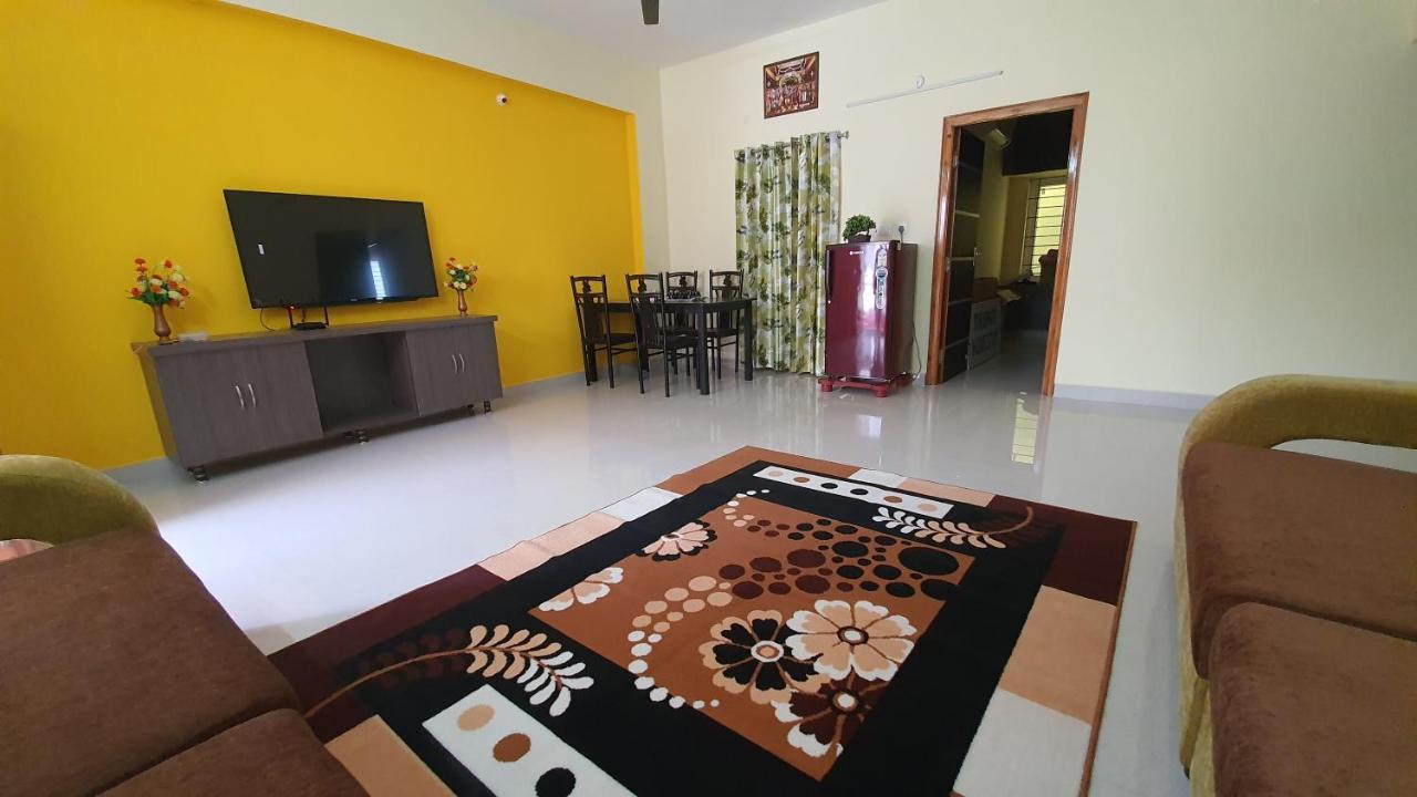 Tirupati Homestay - 2Bhk Ac Family Apartments Near Alipiri And Kapilatheertham - Walk To A2B Veg Restaurant - Wifi - Android Tv - Easy Access To Tirumala Eksteriør billede