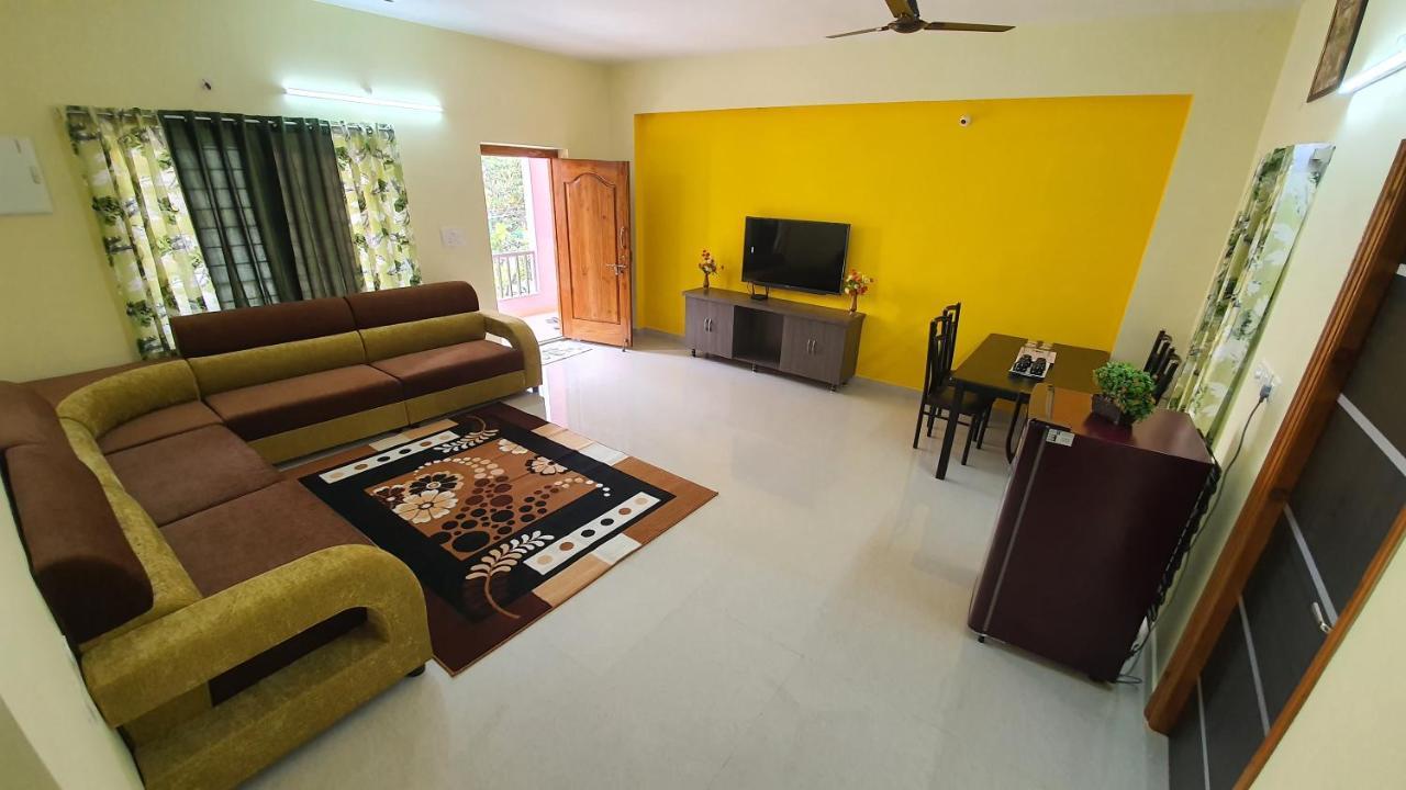 Tirupati Homestay - 2Bhk Ac Family Apartments Near Alipiri And Kapilatheertham - Walk To A2B Veg Restaurant - Wifi - Android Tv - Easy Access To Tirumala Eksteriør billede